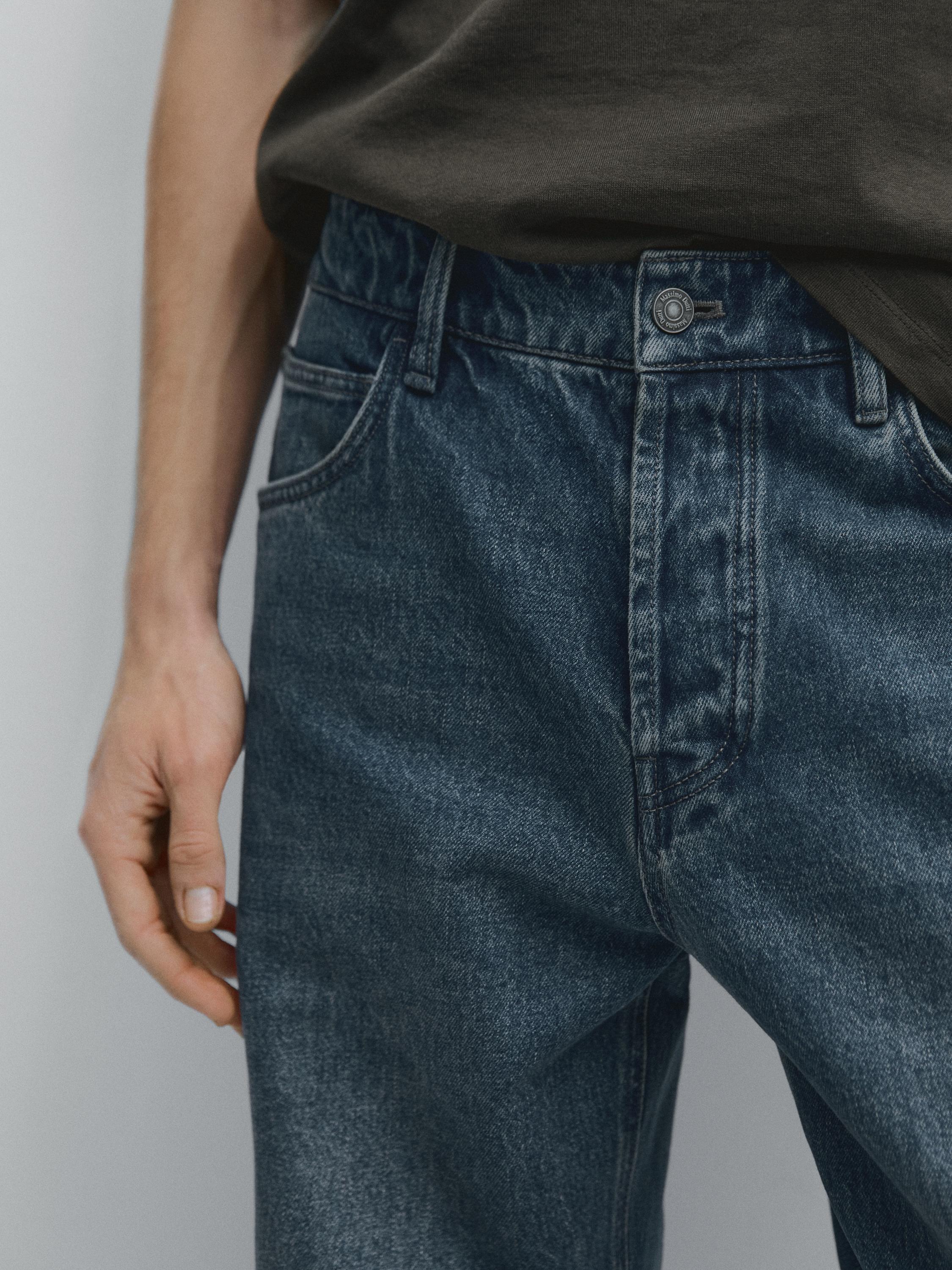 Wide-leg jeans
