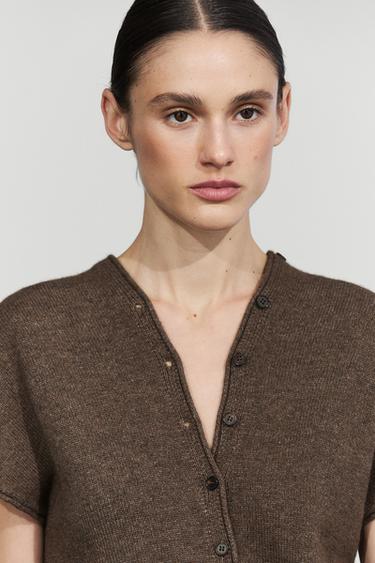 Wool blend V-neck knit vest — Black gold 1