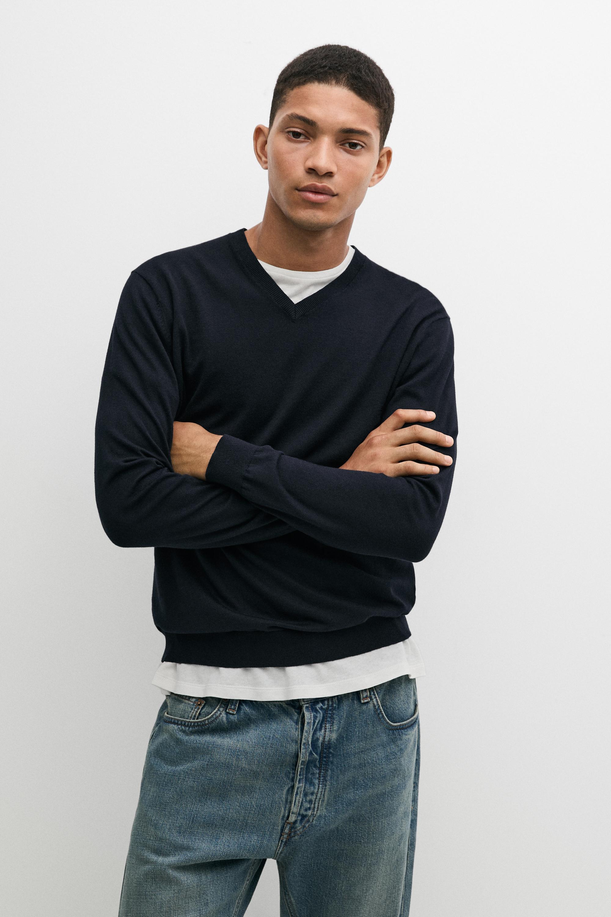 Cotton blend V-neck knit sweater — Navy blue