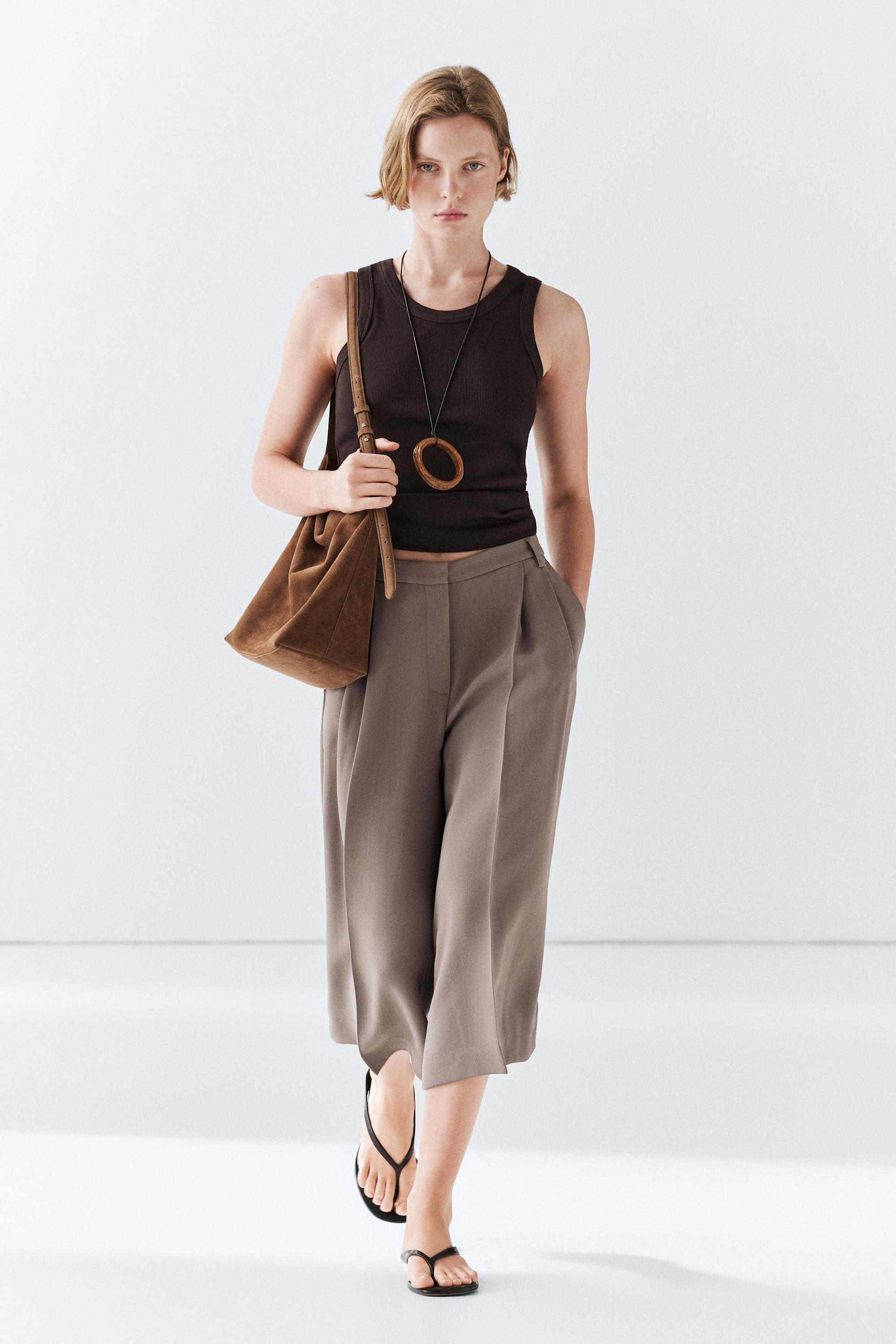 Flowing long wide-leg Bermuda shorts