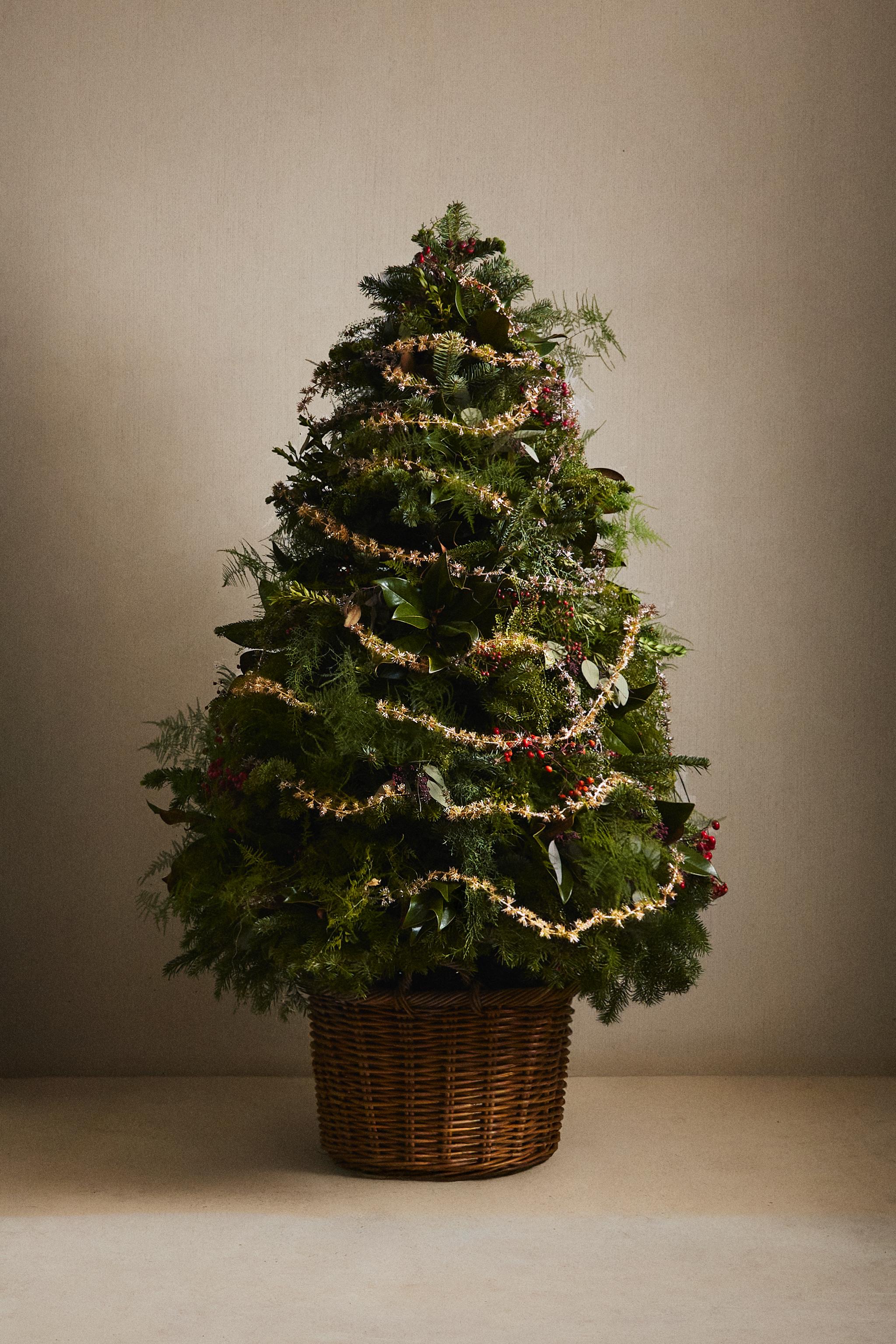 SHINY CHRISTMAS LEAF GARLAND