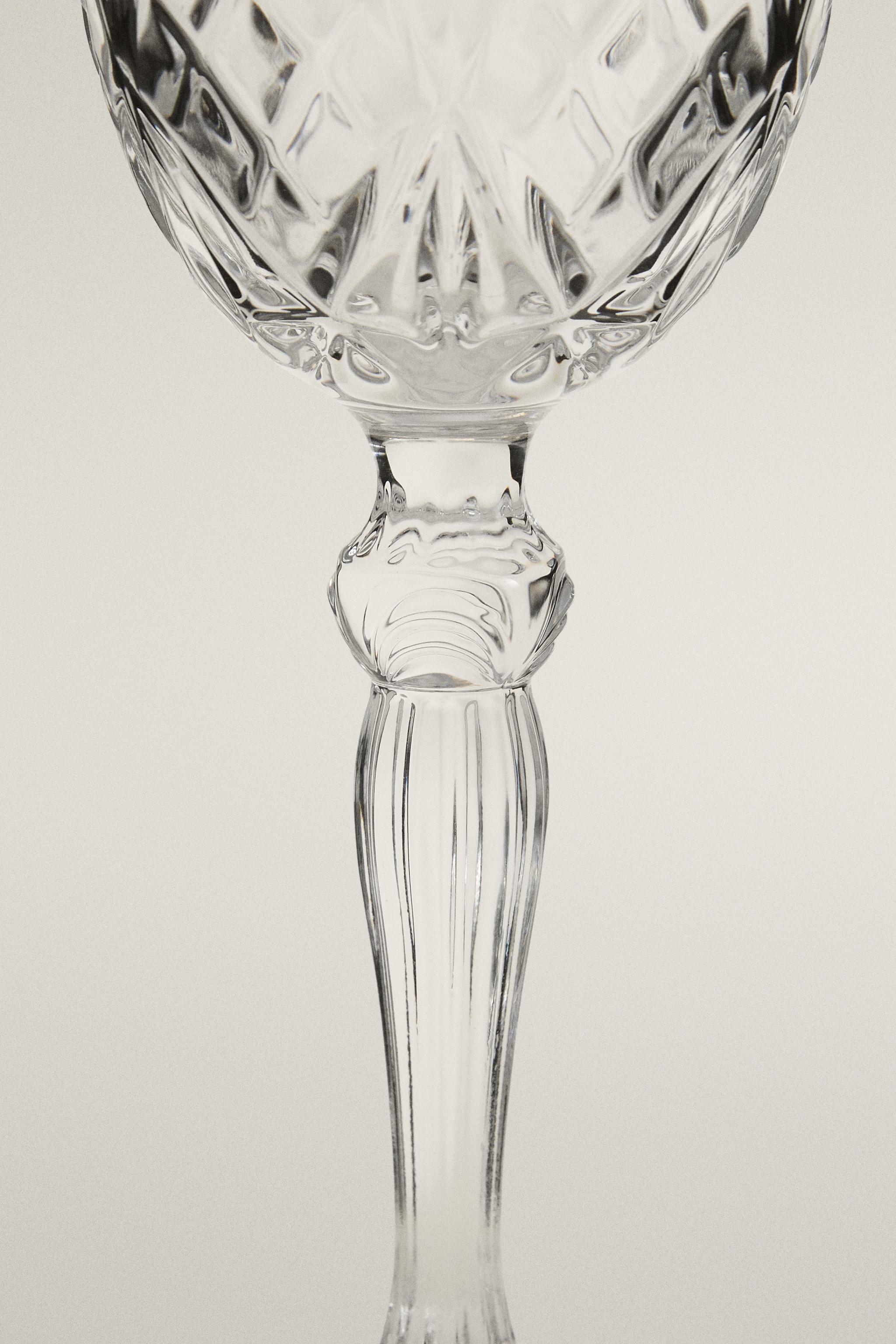 VERRE À VIN TAILLÉ CRISTALLIN