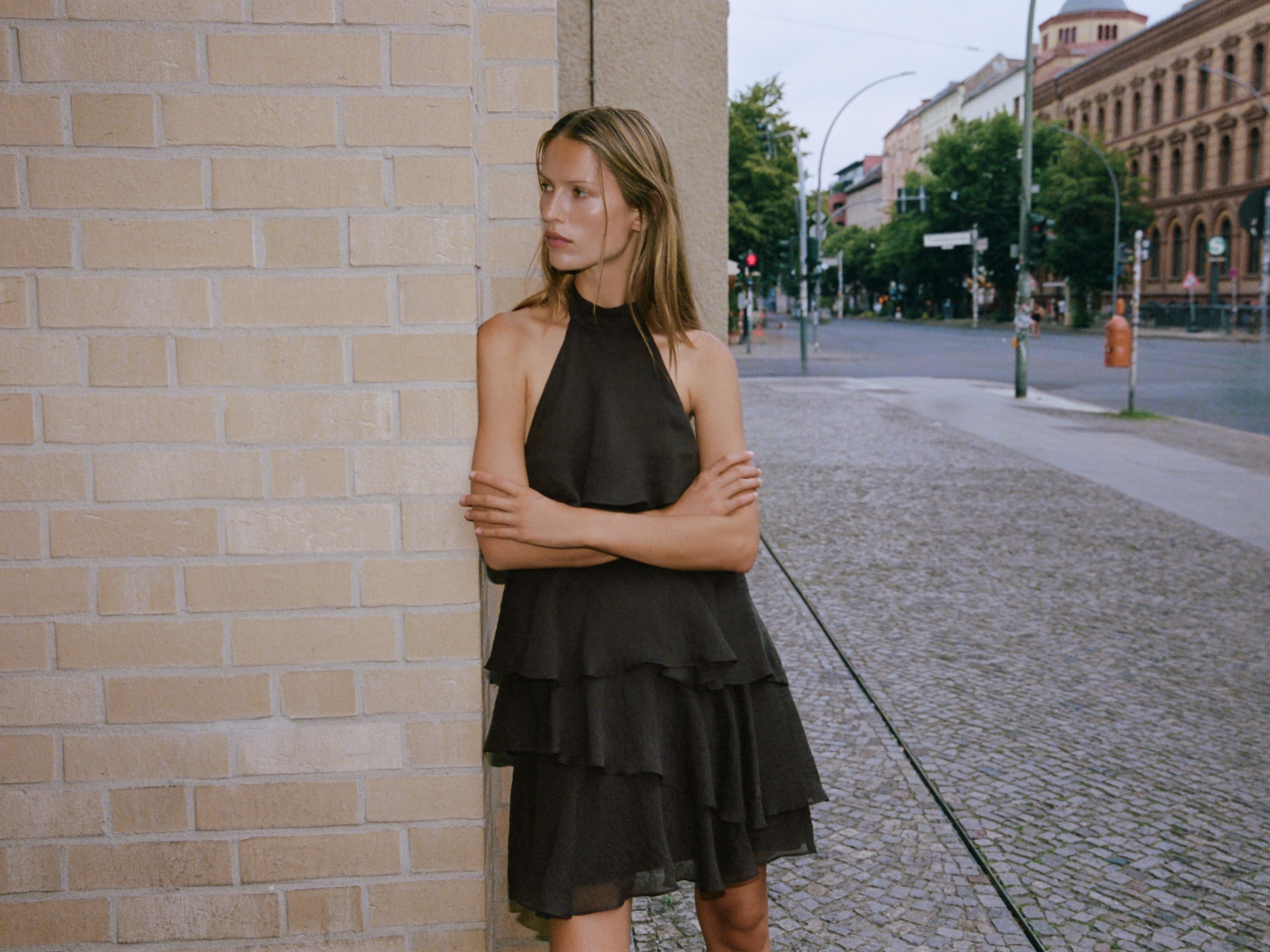 SHORT RUFFLED DRESS