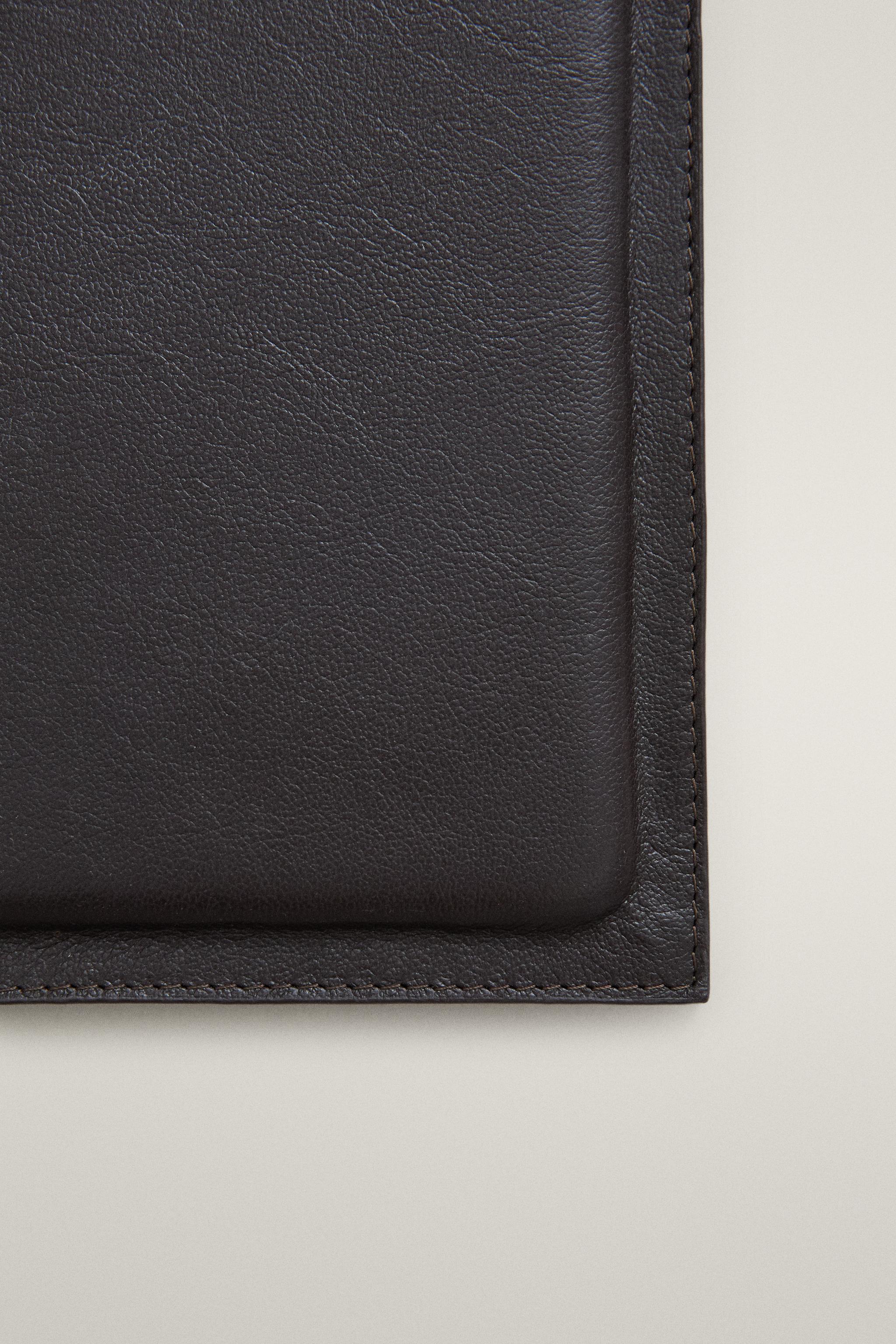 FOLDABLE LEATHER YOGA MAT
