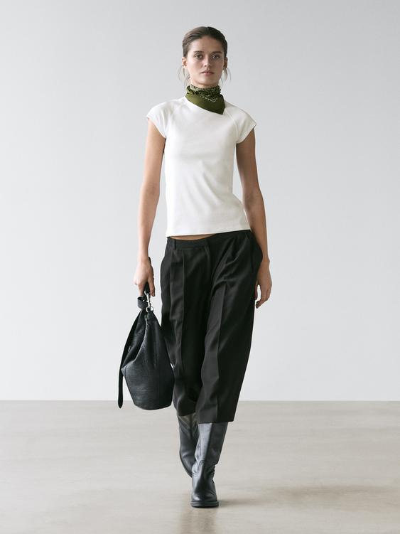 Cotton T-shirt with short raglan sleeves