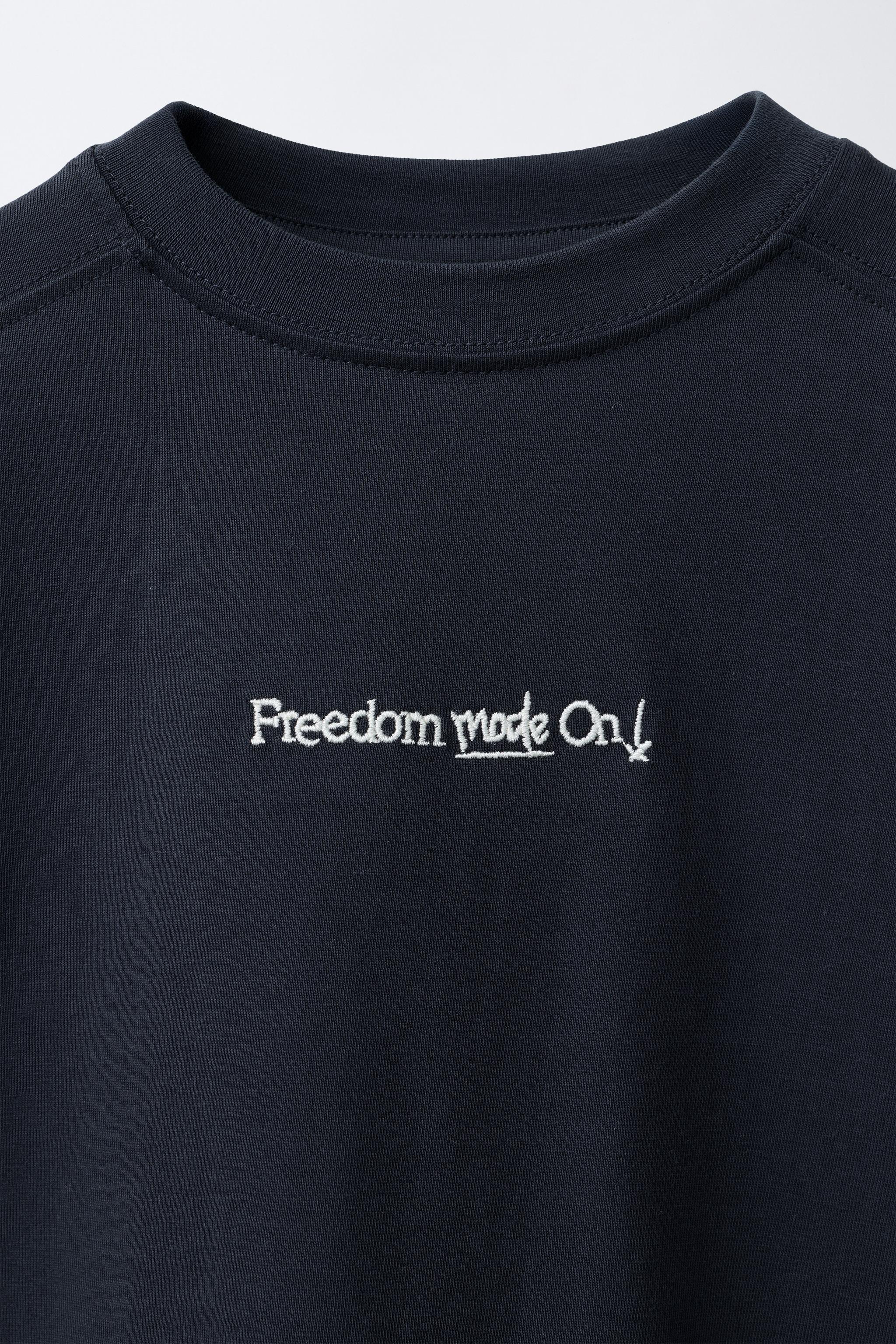 EMBROIDERED TEXT T-SHIRT