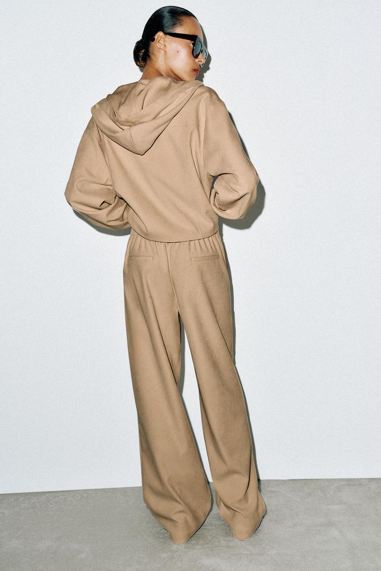 Chaqueta bomber con capucha 3