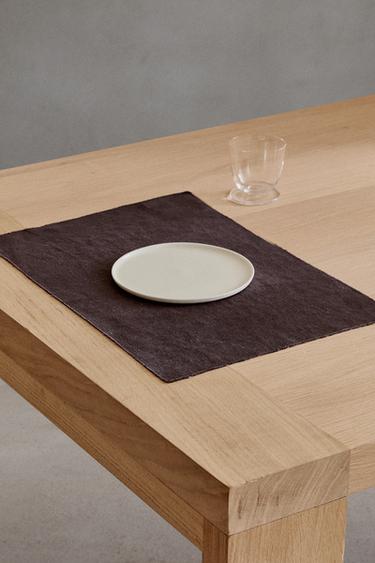 PLACEMAT 01 - Aubergine by Zara