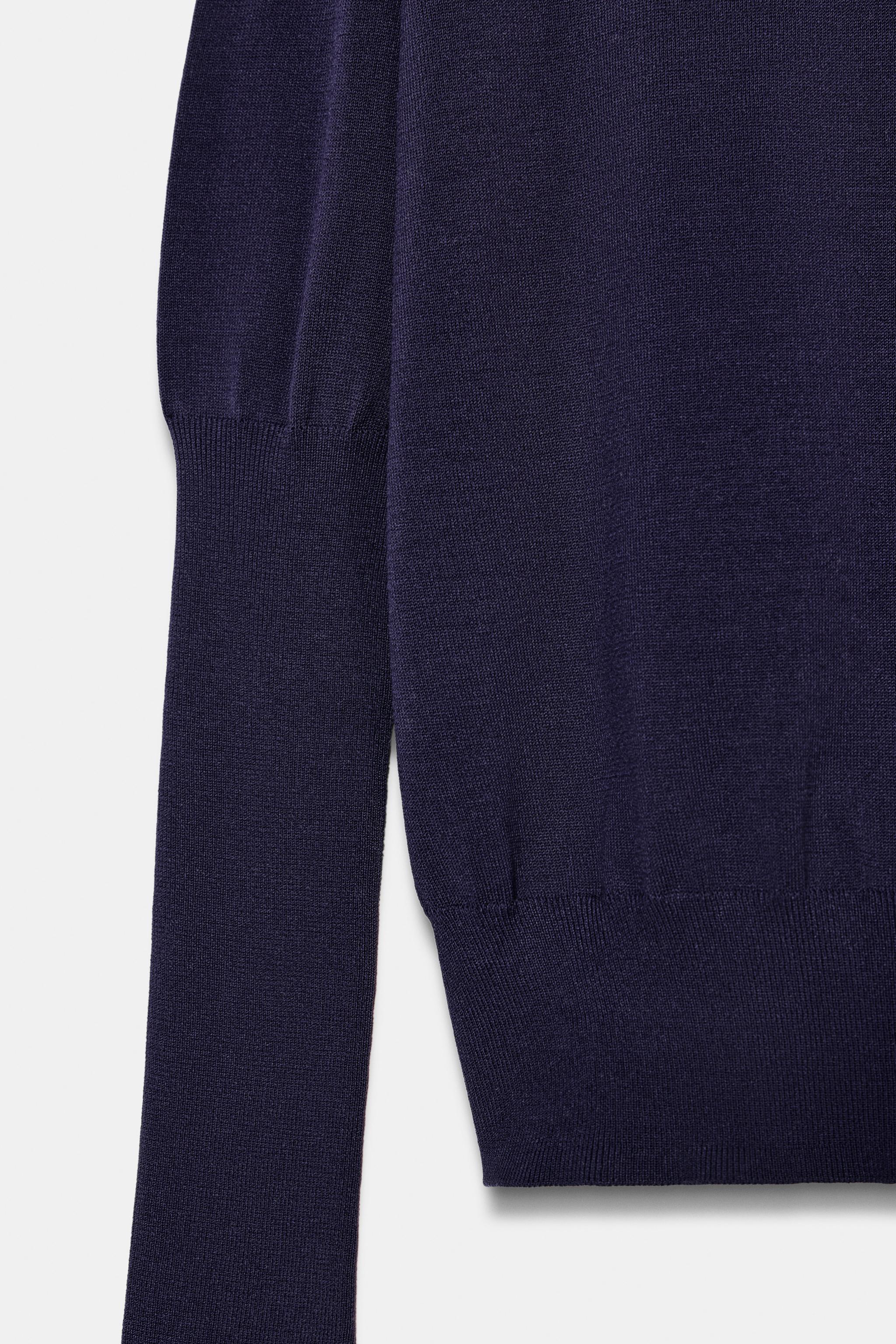 EXTRAFINE KNIT V-NECK JUMPER