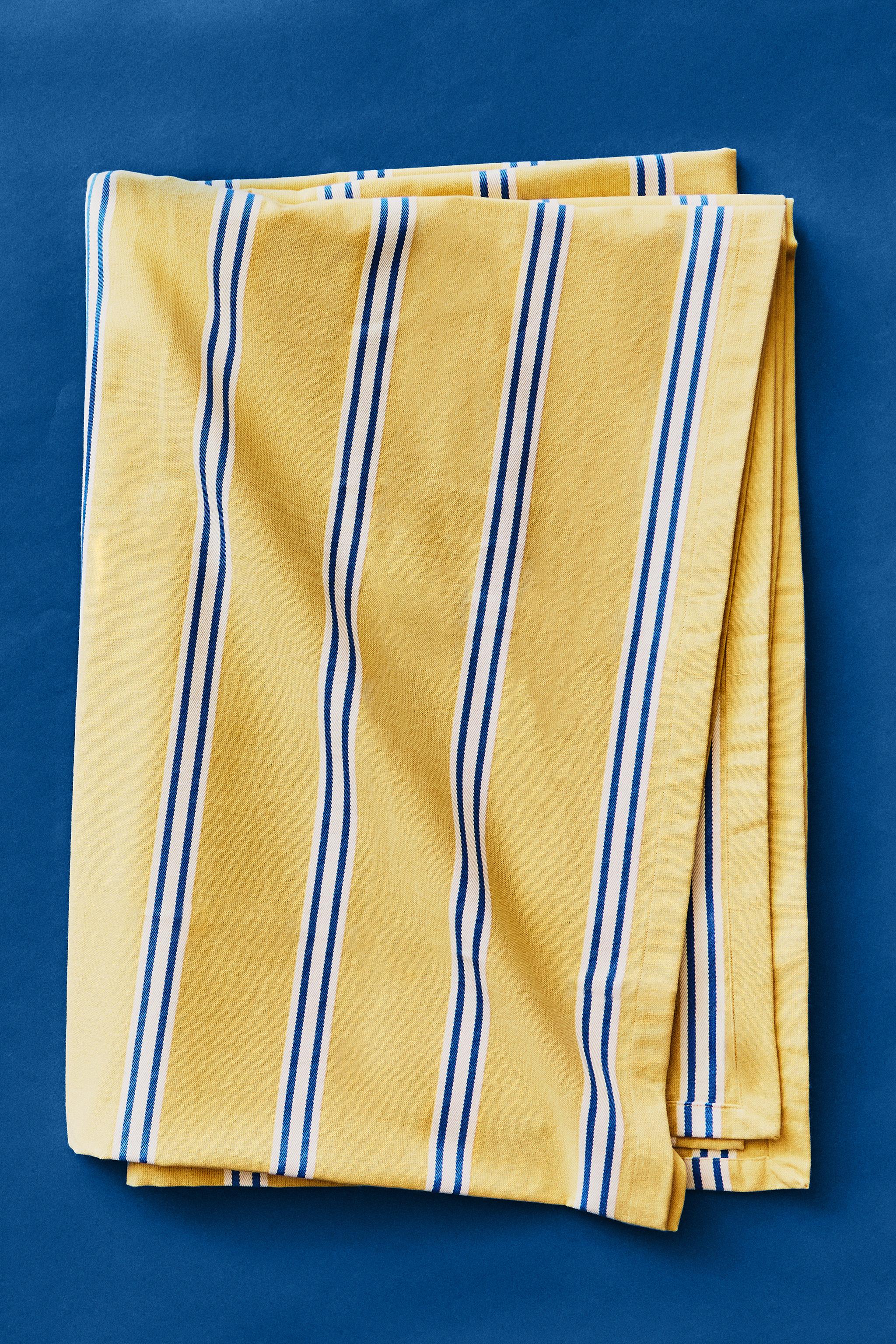 STRIPED PRINT TABLECLOTH — Yellow