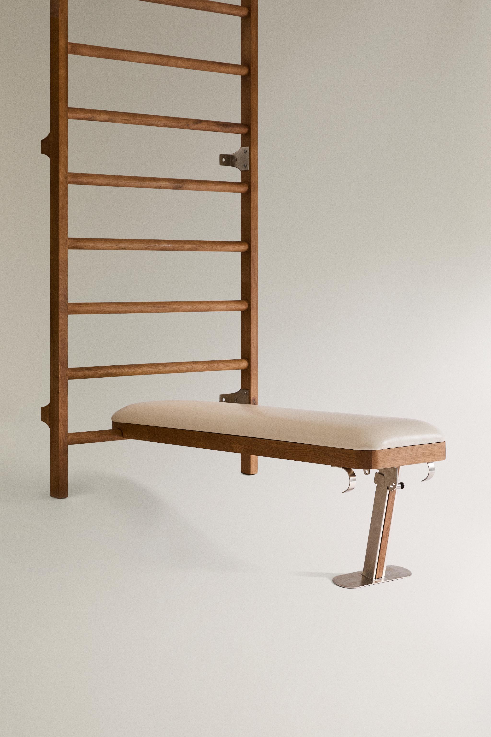 ADJUSTABLE LEATHER LADDER BENCH