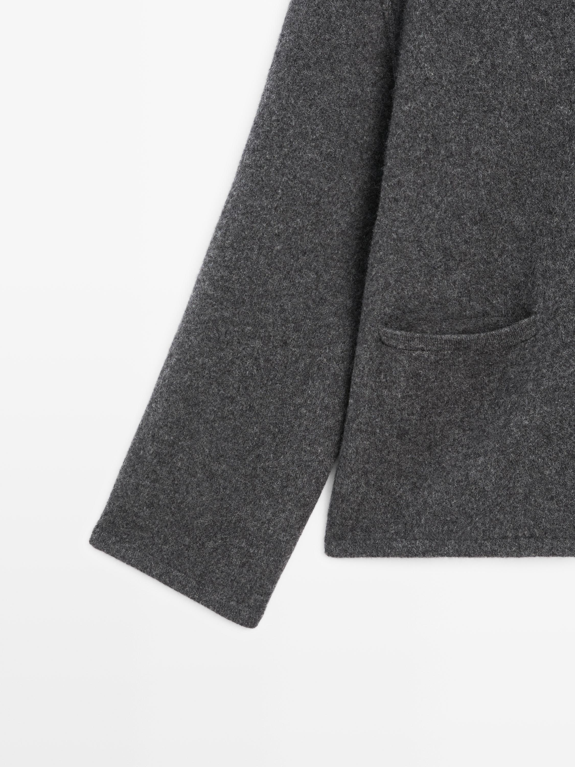 Knit cardigan with button detail