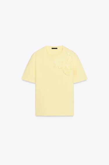 CAMISETA FLORES VOLUMEN - Amarillo de Zara