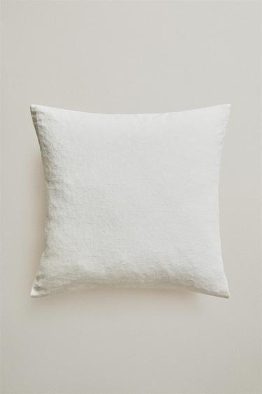 COTTON JACQUARD CUSHION COVER - أبيض مكسور الخاص بـ Zara