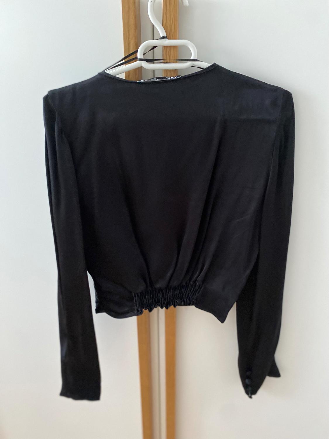 SATIN TOP WITH KNOT - Image 2