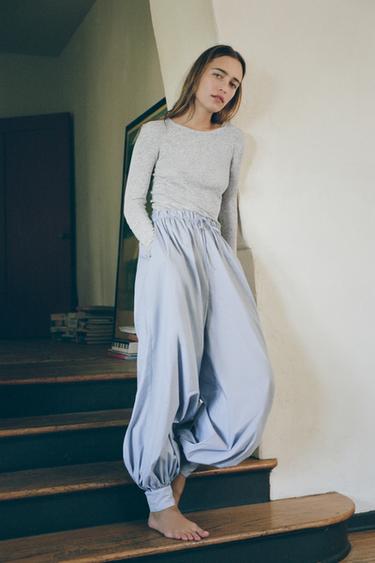 بنطلون بومباش من البوبلين المخطط - أزرق / أبيض الخاص بـ Zara