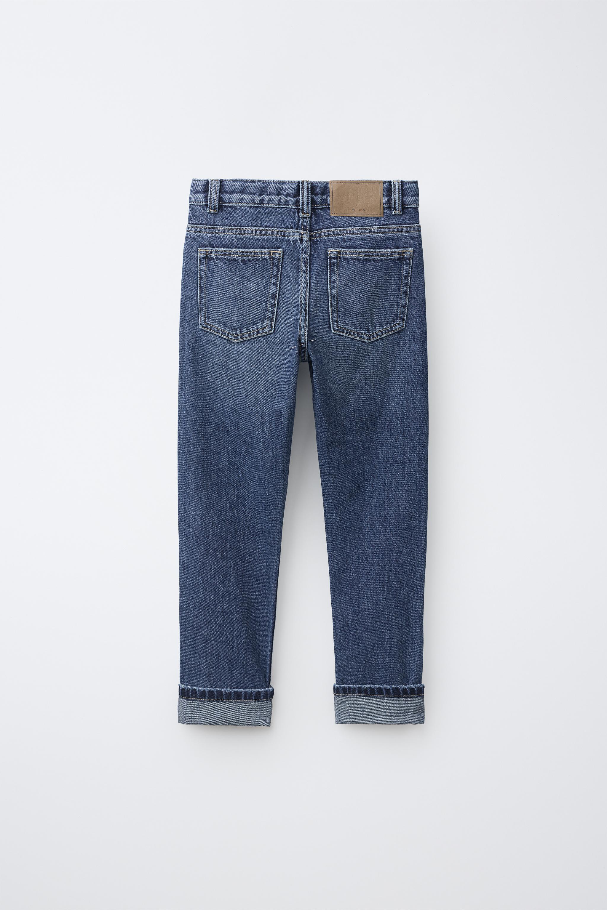 STRAIGHT LEG JEANS