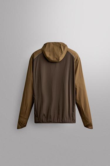 TEXTURED RUNNING WINDBREAKER - Black / Brown by Zara