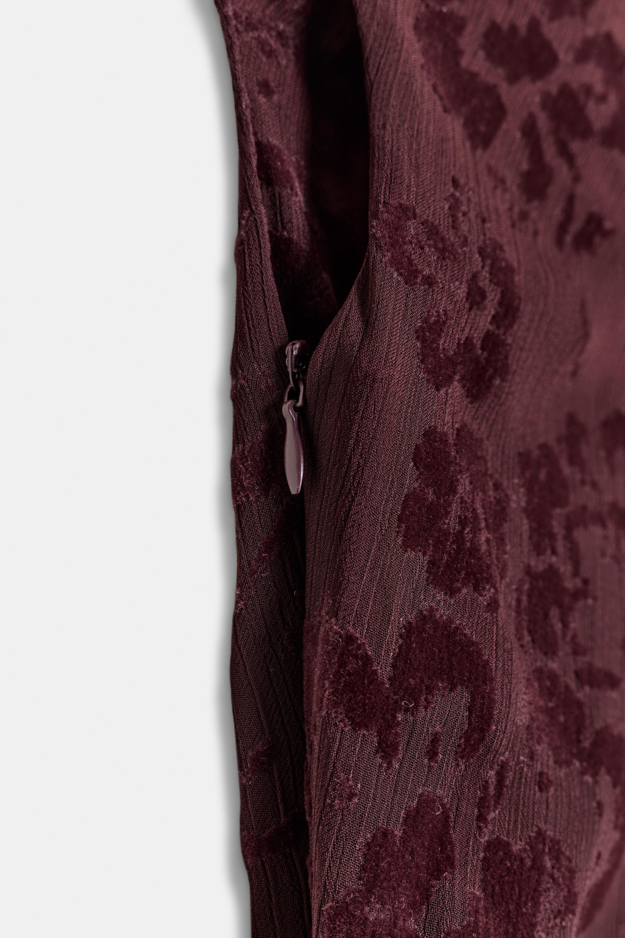 ROBE MI-LONGUE ASYMÉTRIQUE FRANGES DÉVORÉES