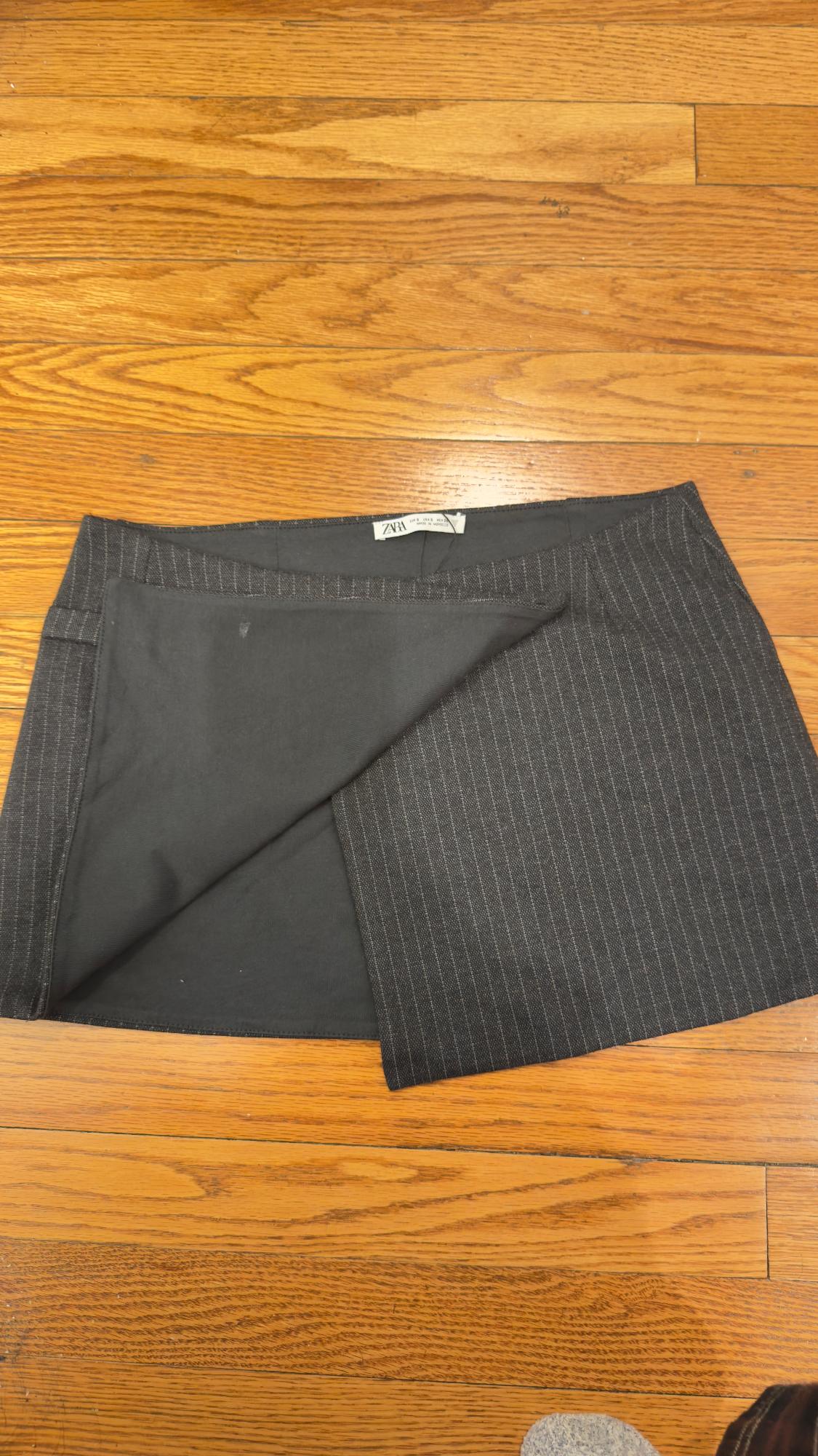 WRAP FRONT STRIPED MINI SKIRT - Image 4