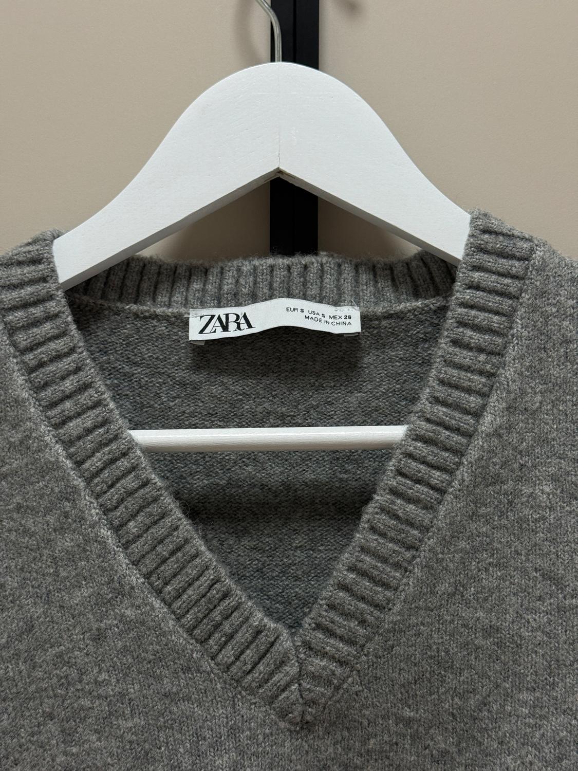 SOFT KNIT VEST - Image 3