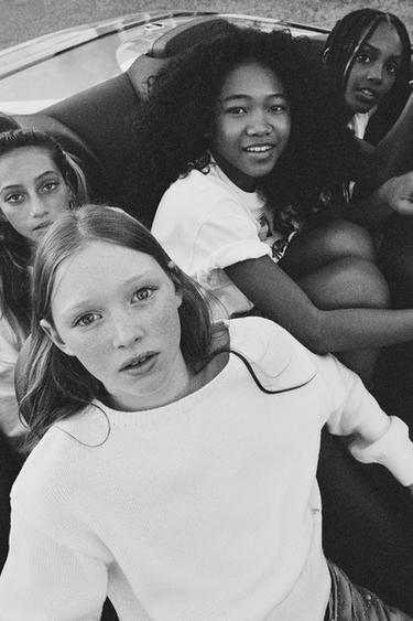 СВЕТР ІЗ КОМІРОМ ЧОВНИКОМ - Сіровато-бежевий колір Zara