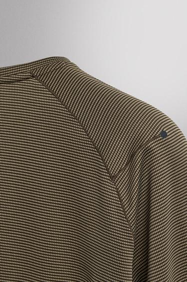 T-SHIRT TECHNIQUE GRAVEL MANCHES LONGUES - Vert moyen de Zara - Image 10