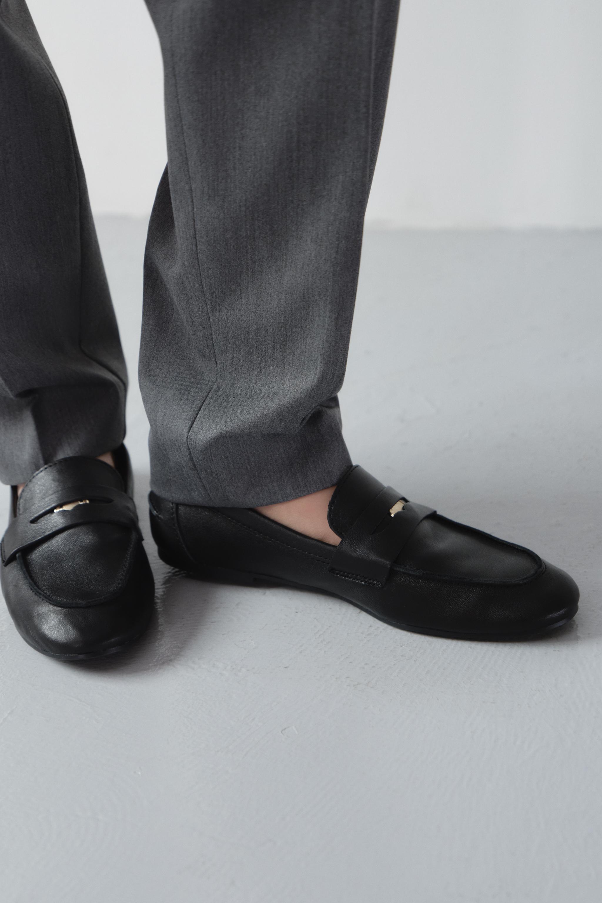 Lorenzo Banfi ブラックスエードシューズ Lorenzo Banfi ブラックスエードシューズ Lorenzo Banfi