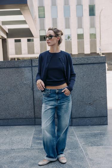 جاكيت بيزك محاك بأزرار - بحري الخاص بـ Zara