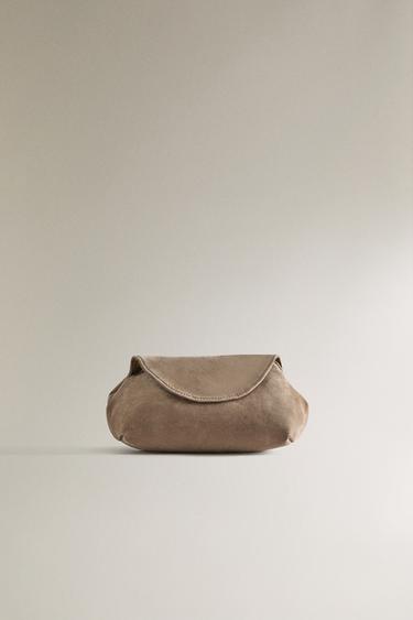 SOFT LEATHER CLUTCH WASH BAG - Greenish by Zara