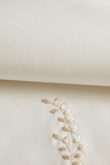 PLANT EMBROIDERY SATEEN NAPKIN (PACK OF 2) - Ecru by Zara - Image 3