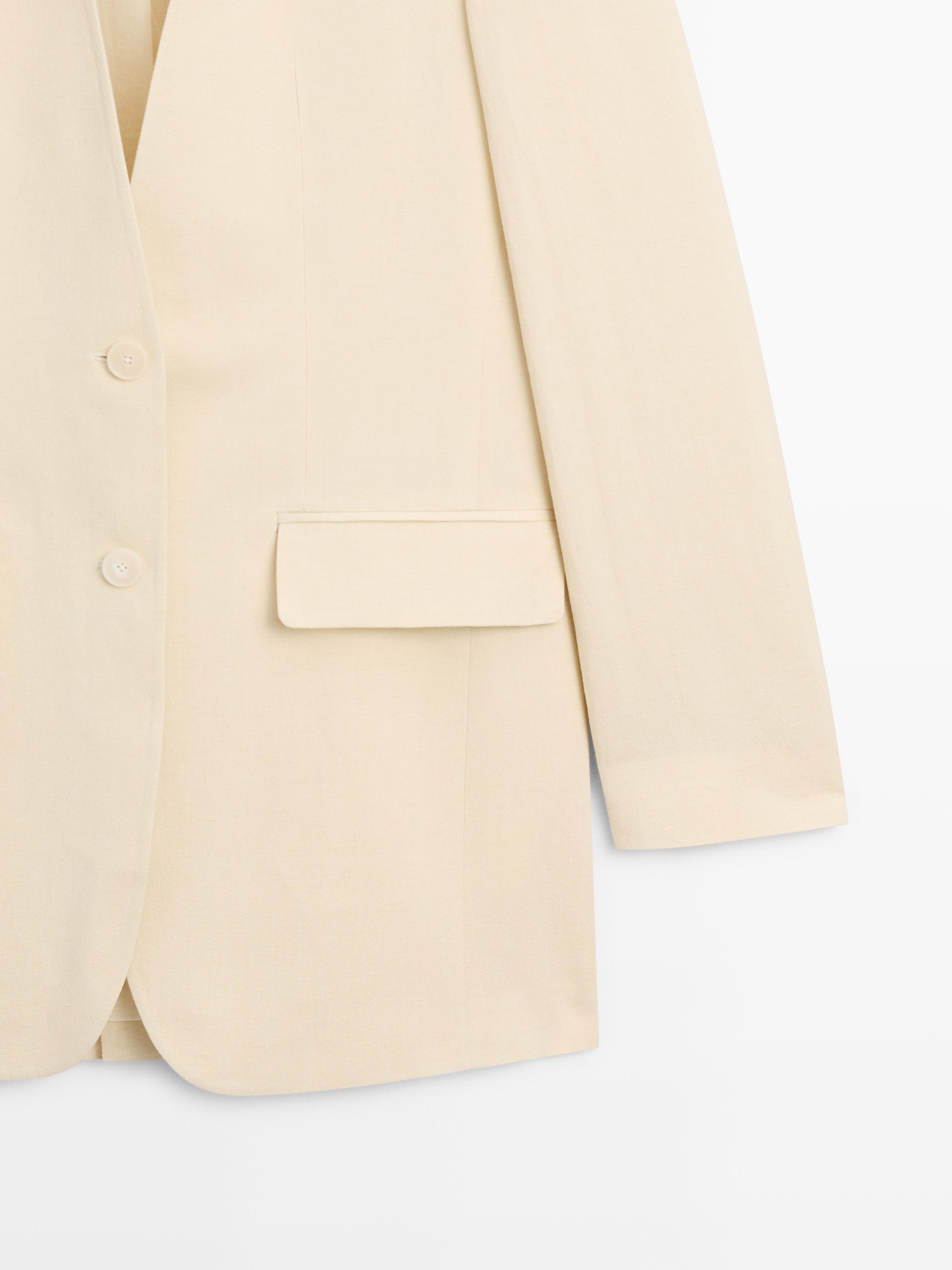 Flowing blazer with V-neckline