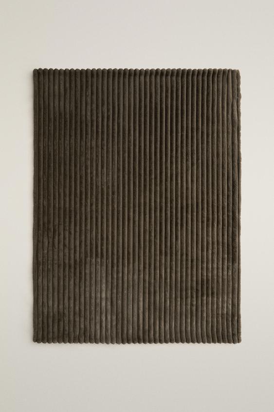 Zara TUBULAR EMBOSSED FUR BLANKET - Brown / Taupe - Image 0