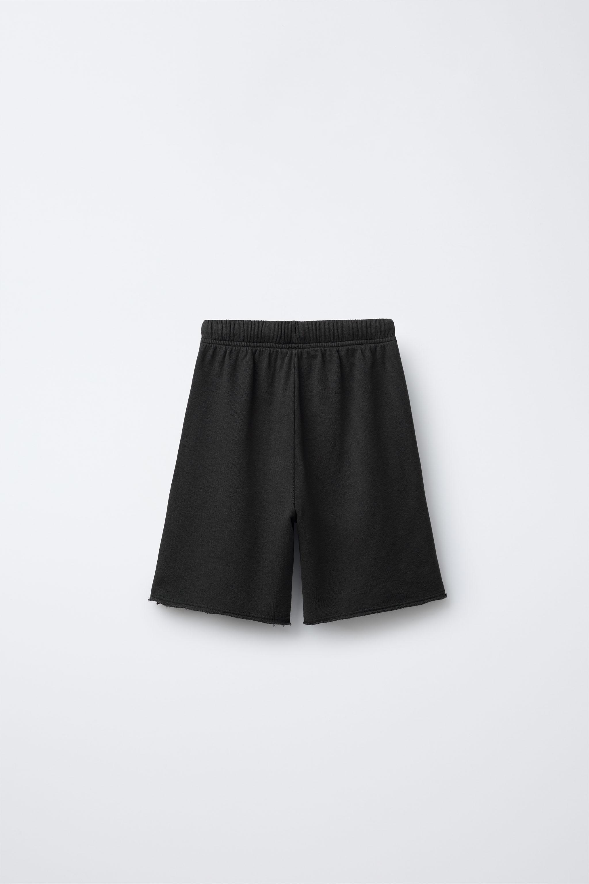 【ZARA】ウォッシュ加工テキスト入りベロアショートパンツ ウォッシュ加工テキスト入りベロアショートパンツ - カーボン