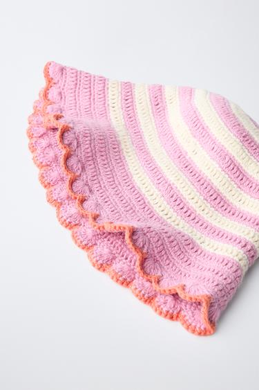 BONNET EN MAILLE CROCHET À RAYURES - Rose / Blanc de Zara - Image 1