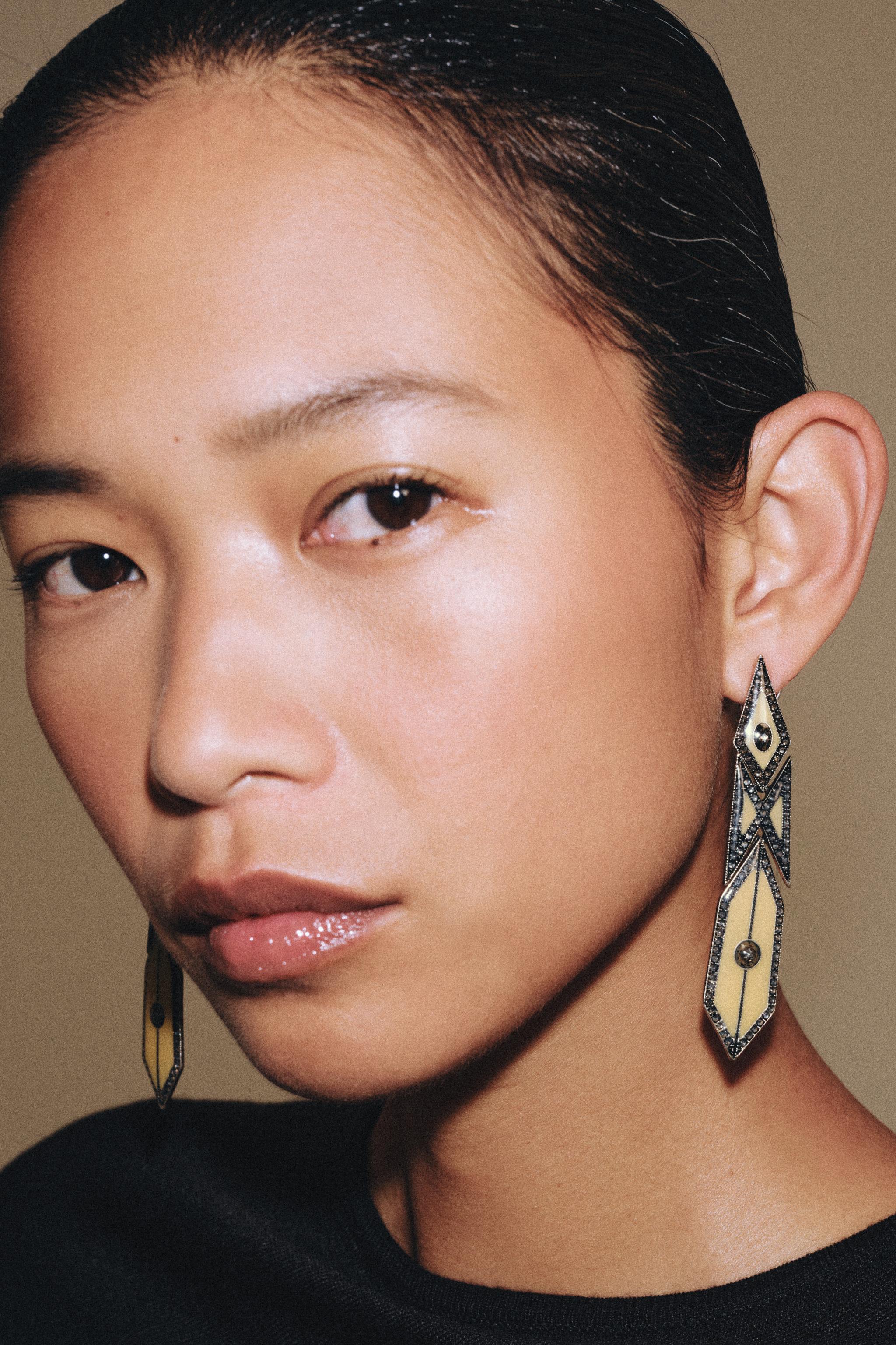GEOMETRIC SPARKLY EARRINGS — Vanilla