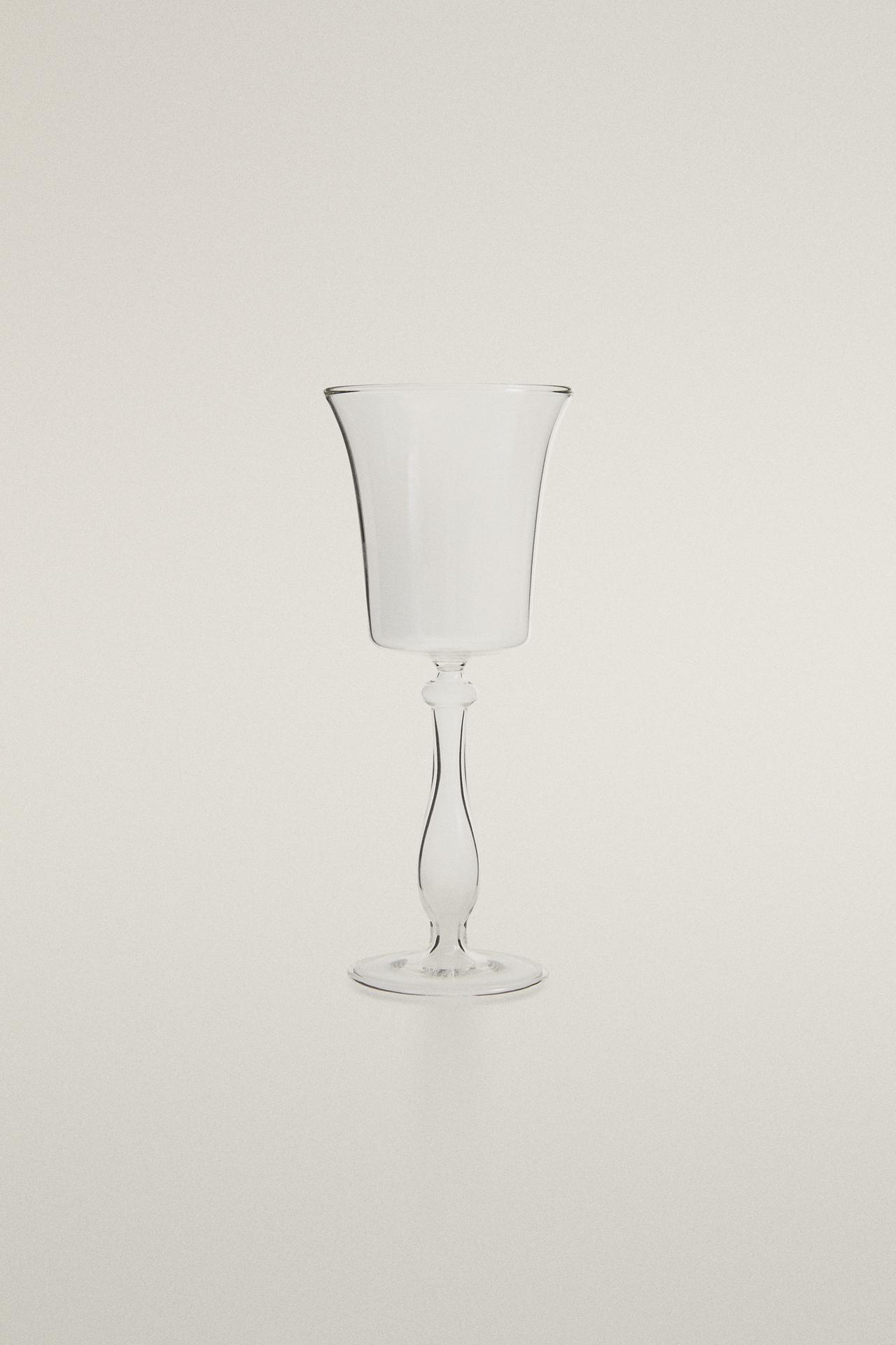 CARVED EFFECT CRYSTALLINE GLASS — Transparent