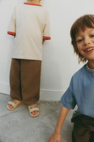 صندل جلدي - بني رملي الخاص بـ Zara