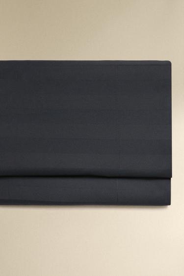 (FADENDICHTE 500) OBERLAKEN AUS SATIN MIT STREIFEN - MIDNIGHT BLUE von Zara - Bild 0