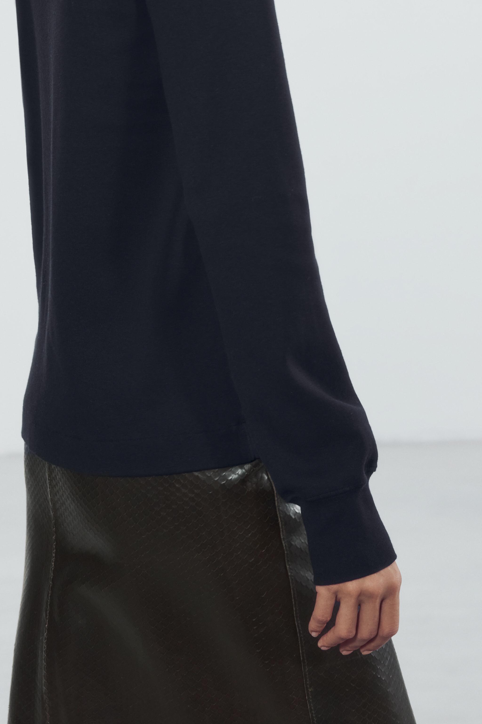 LONG SLEEVE T-SHIRT