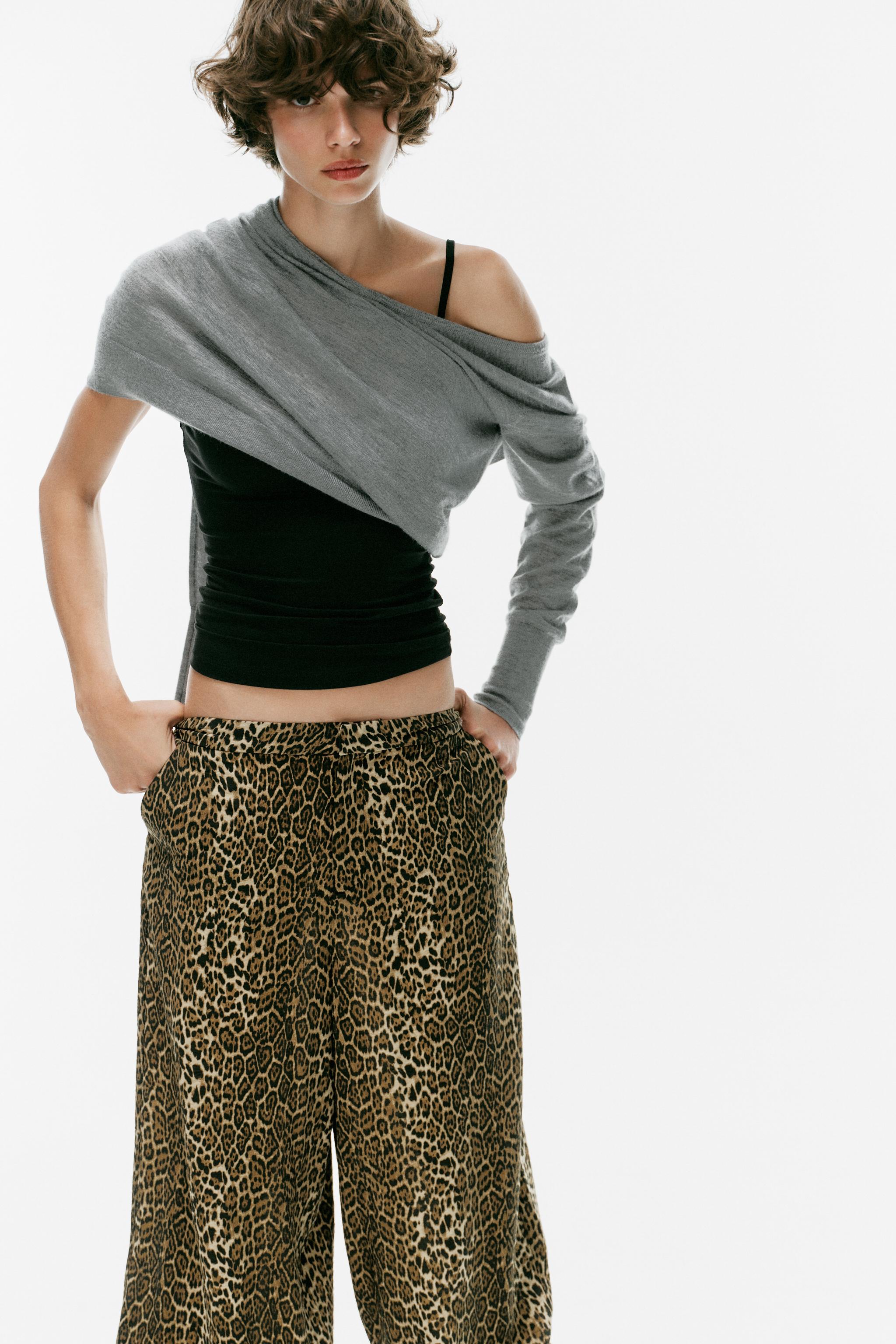 PANTALON SAROUEL SATINÉ À IMPRIMÉ ANIMALIER