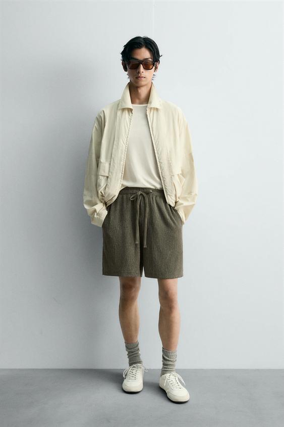 TEXTURED RELAXED FIT SHORTS