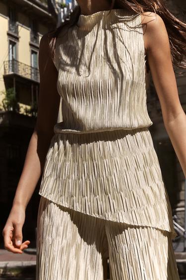 ЖИЛЕТ ИЗ РЕЛЬЕФНОЙ ТКАНИ С ПУГОВИЦАМИ — ЭКРЮ от Zara — изображение 0