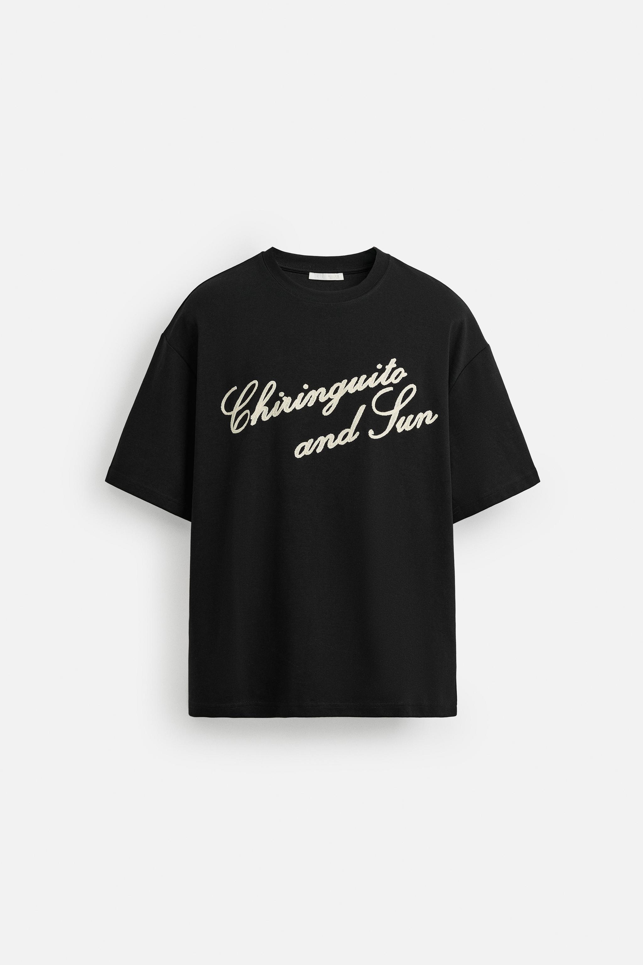 T-SHIRT AVEC INSCRIPTION BRODÉE