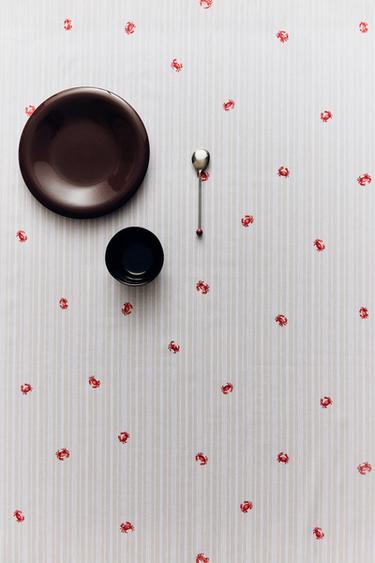 RESIN COTTON TABLECLOTH WITH CRAB PRINT - Ecru by Zara