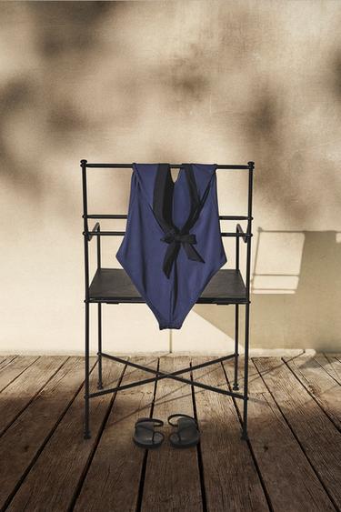 MAILLOT DE BAIN DE PLAGE HALTER À NŒUD - Bleu moyen de Zara