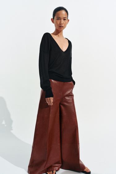 PULL EN MAILLE FINE COL EN V - Noir de Zara