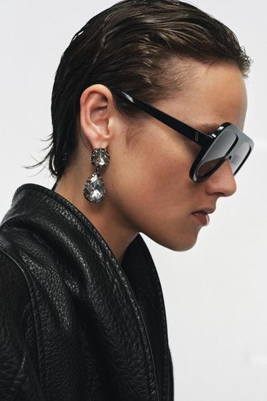 BOUCLES D'OREILLES MÉTALLIQUES À BIJOUX - Gris anthracite de Zara - Image 1