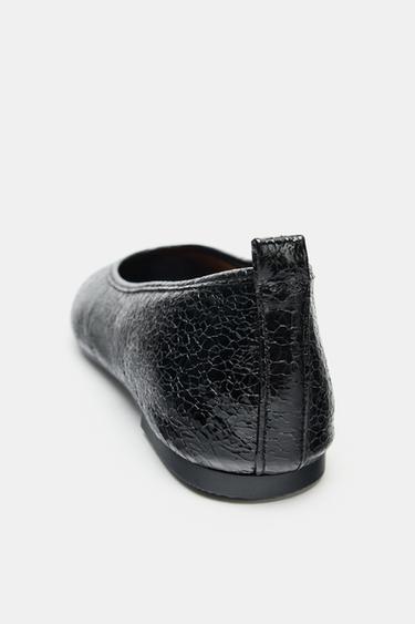 CRACKLED EFFECT BALLET FLATS - Black by Zara - Image 4