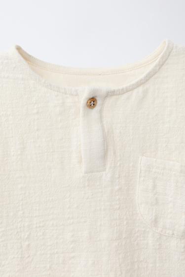 T-SHIRT EN MATIÈRES VARIÉES AVEC POCHE - Écru de Zara - Image 2